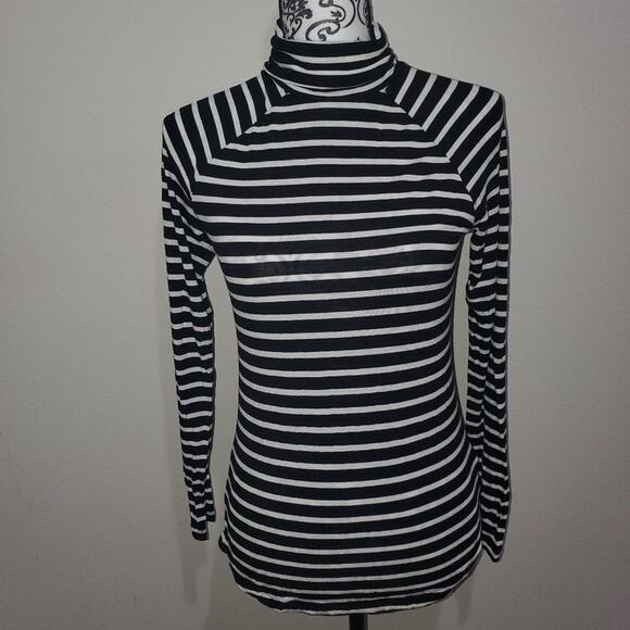 Old navy small striped fitted turtle neck long sleeve with stretch - Picture 1 of 9